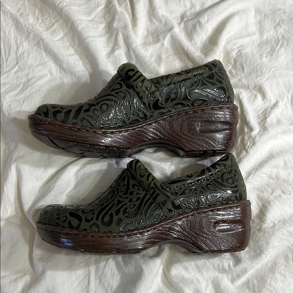 BOLO Green Leather and Brown Embossed Mules - Picture 3 of 4